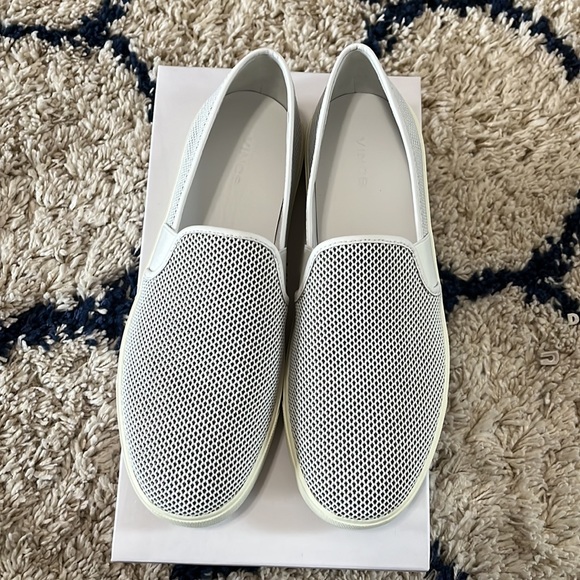 NEW Vince Slip on Sneakers - Picture 2 of 5